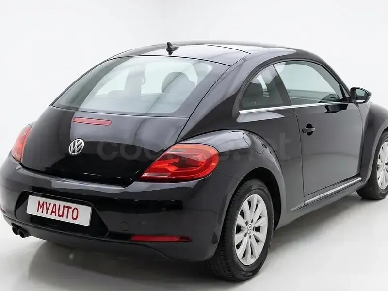 Usado VW Beetle Design 105 CV (77 kW) 2012 Negro Utilitario