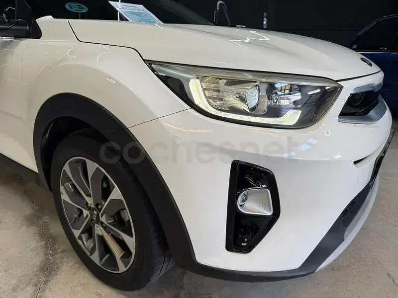 Usado Kia Stonic 120 CV (88 kW) 2018 Blanco SUV