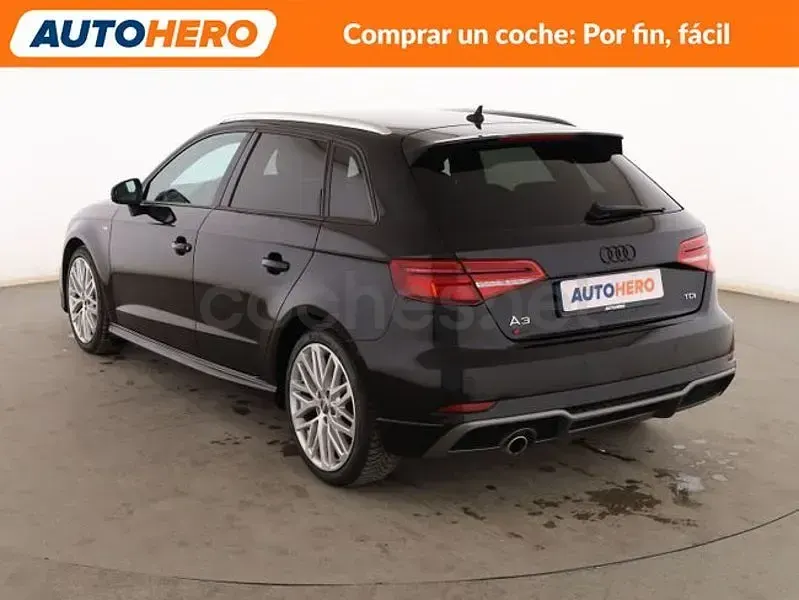 Usado Audi A3 Sport 116 CV (85 kW) 2017 Negro Berlina