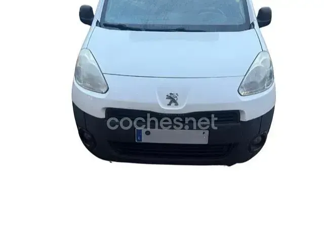 Usado Peugeot Partner Tepee 75 CV (55 kW) 2014 Blanco Monovolumen