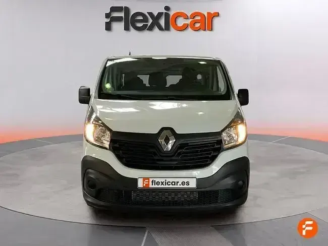 Usado Renault Trafic LIMITED 120 CV (88 kW) 2019 Blanco Monovolumen