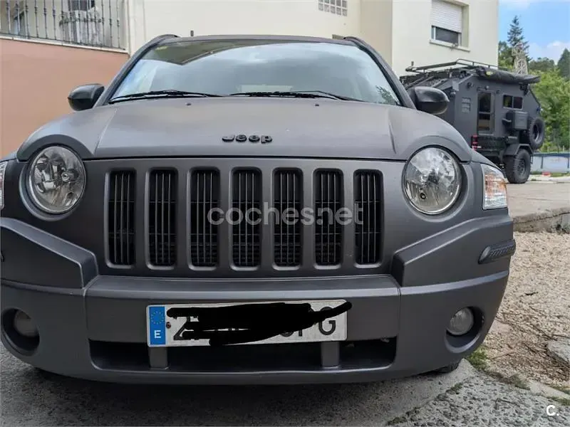 Usado Jeep Compass Limited 140 CV (102 kW) 2009 Gris / plata SUV