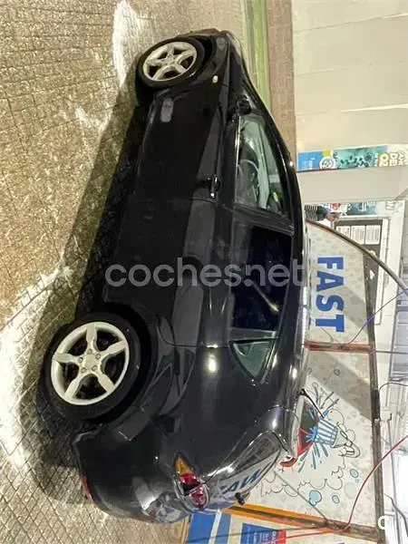 Usado Seat Leon Reference 140 CV (102 kW) 2006 Negro Utilitario