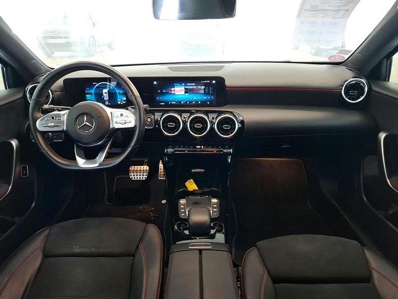 Usado Mercedes A250 219 CV (161 kW) 2021 Negro Berlina
