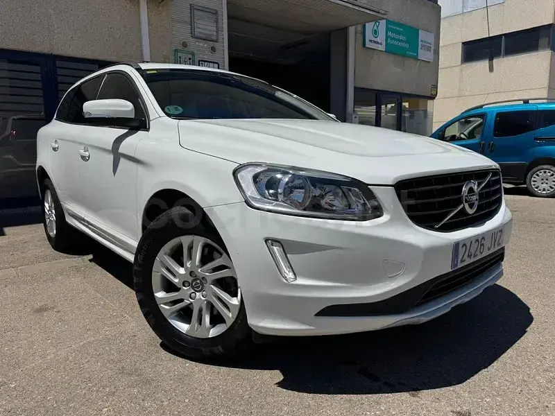 Usado Volvo XC60 Momentum 150 CV (110 kW) 2016 Blanco SUV