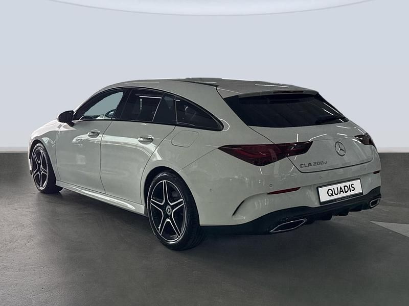 Usado Mercedes CLA200 150 CV (110 kW) 2025 Blanco Familiar