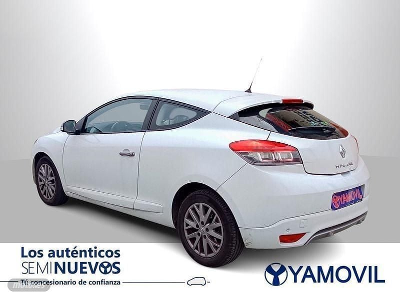 Usado Renault Mégane Dynamique 110 CV (80 kW) 2014 Blanco Berlina