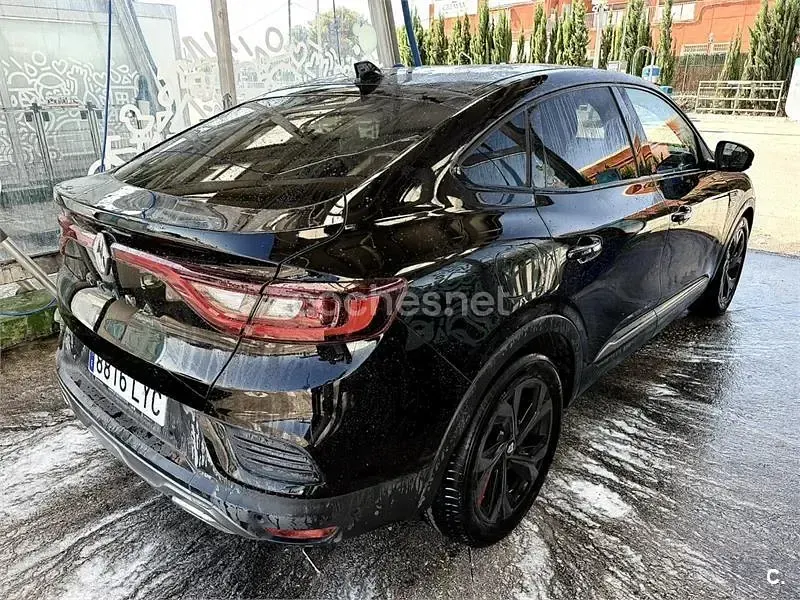Usado Renault Arkana RS Line 140 CV (102 kW) 2022 Negro SUV