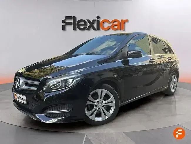 Usado Mercedes B200 136 CV (100 kW) 2017 Negro Utilitario
