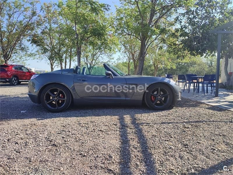 Usado Opel GT 264 CV (194 kW) 2009 Gris / plata Descapotable
