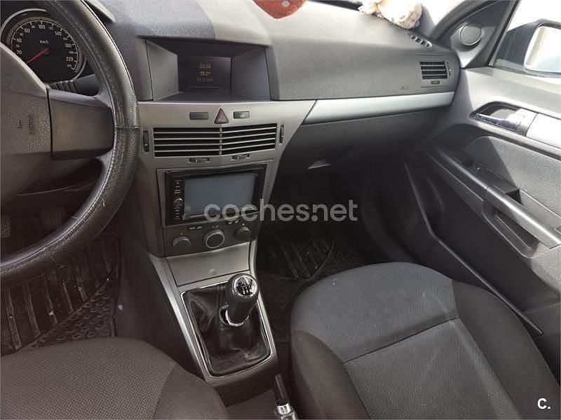 Usado Opel Astra Enjoy 100 CV (73 kW) 2004 Gris / plata Berlina