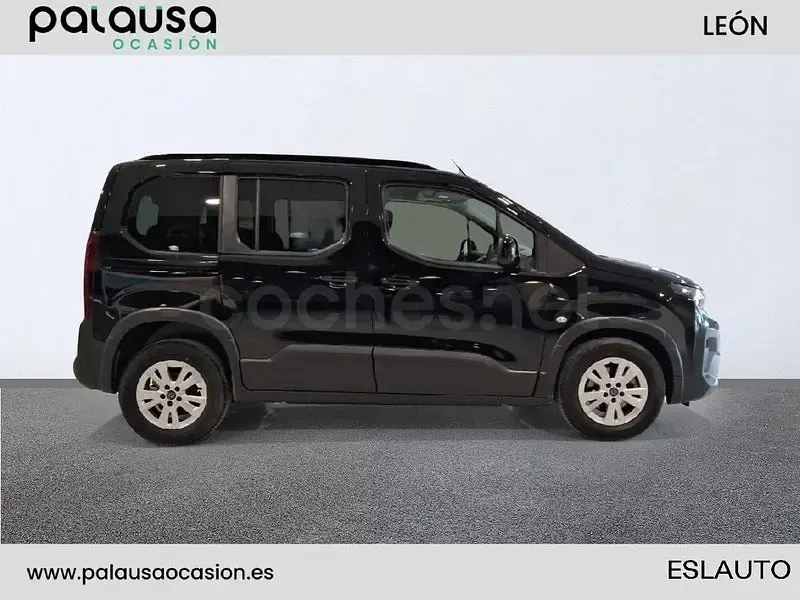 Usado Peugeot Rifter Allure 100 CV (73 kW) 2024 Negro Monovolumen