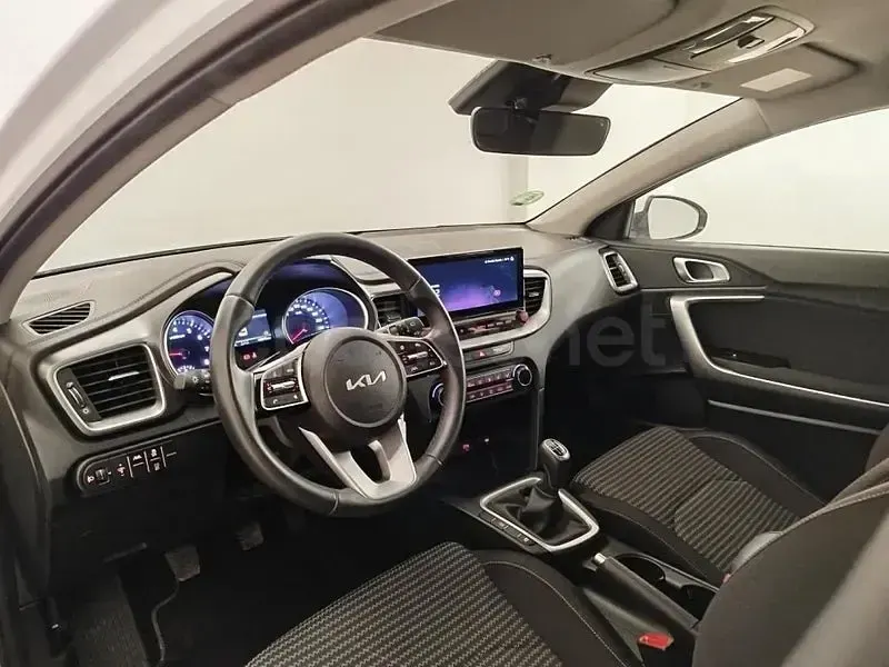 Usado Kia XCeed 101 CV (74 kW) 2025 Blanco SUV