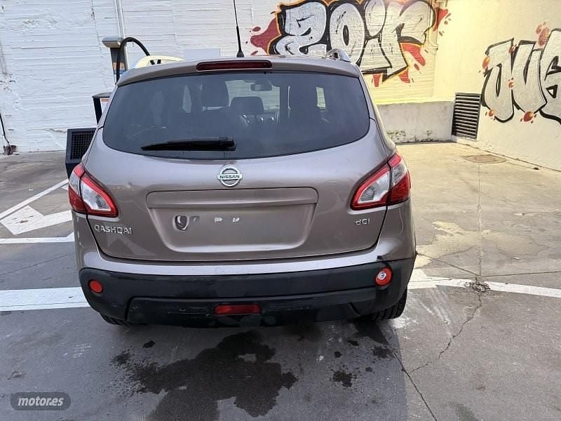 Usado Nissan Qashqai Tekna 110 CV (80 kW) 2012 Oro / dorado SUV