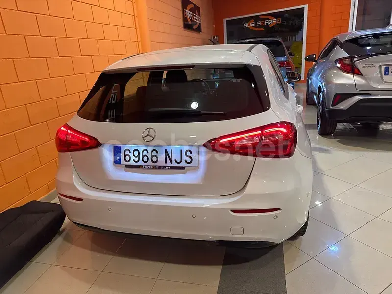 Usado Mercedes A180 136 CV (100 kW) 2021 Blanco Berlina