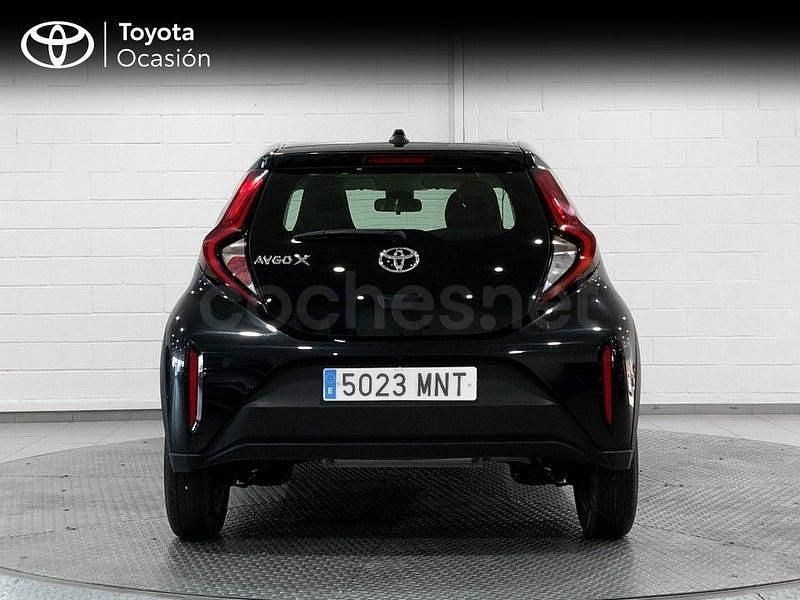 Usado Toyota Aygo X Play 72 CV (52 kW) 2024 Negro SUV