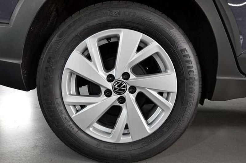 Usado VW Taigo 95 CV (69 kW) 2025 Gris SUV