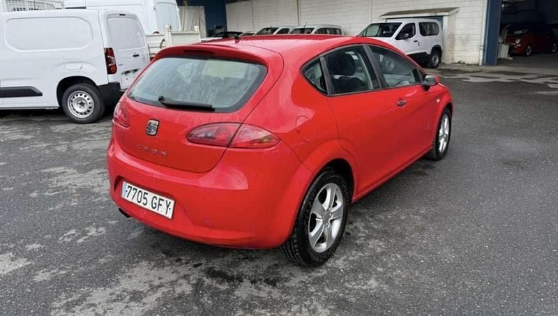 Usado Seat Leon Sport 125 CV (91 kW) 2008 Rojo Utilitario