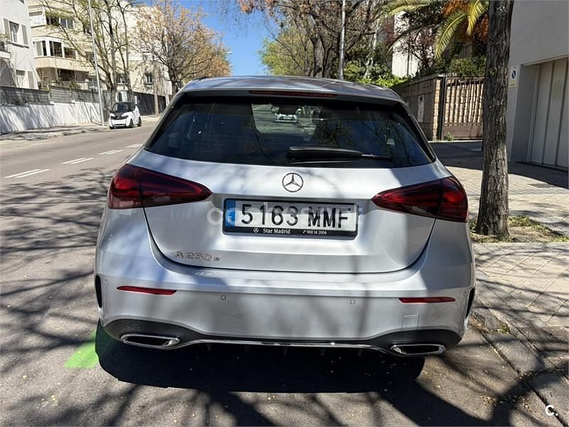 Usado Mercedes A250 218 CV (160 kW) 2024 Gris / plata Berlina