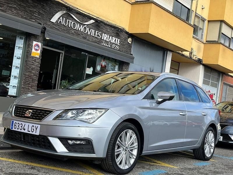 Usado Seat Leon XCELLENCE 150 CV (110 kW) 2020 Gris / plata Familiar