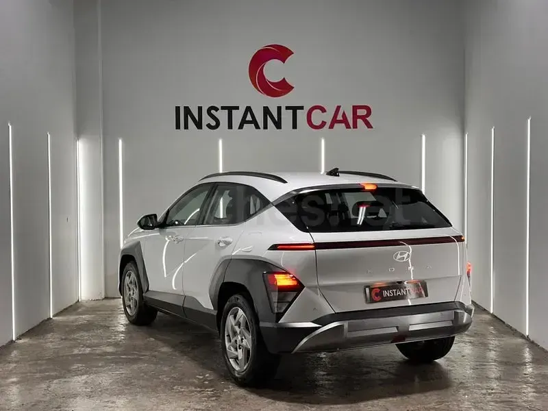 Usado Hyundai Kona 120 CV (88 kW) 2024 Blanco SUV