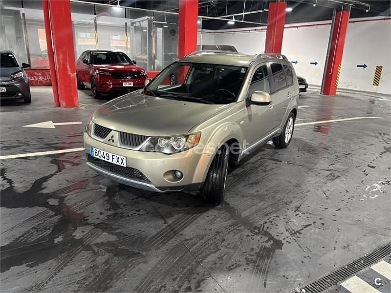 Usado Mitsubishi Outlander Intense+ 140 CV (102 kW) 2007 Beige SUV