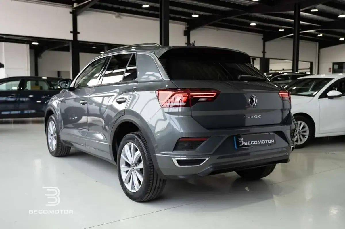 Usado VW T-Roc Advance 110 CV (80 kW) 2022 Gris SUV