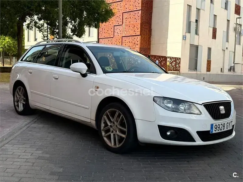 Usado Seat Exeo Reference 143 CV (105 kW) 2010 Blanco Familiar