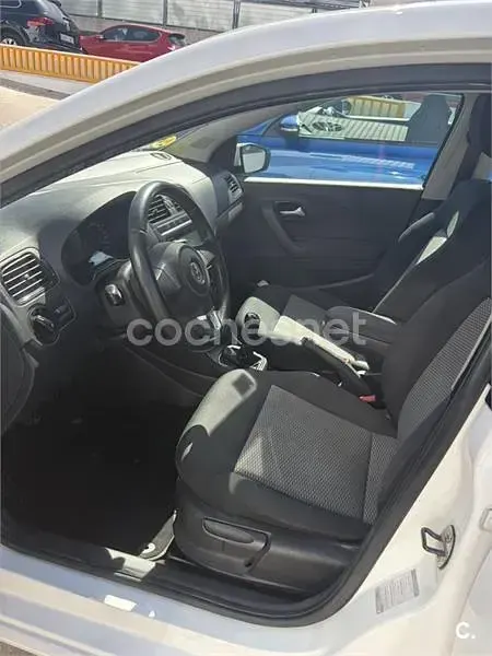 Usado VW Polo Advance 75 CV (55 kW) 2013 Blanco Utilitario