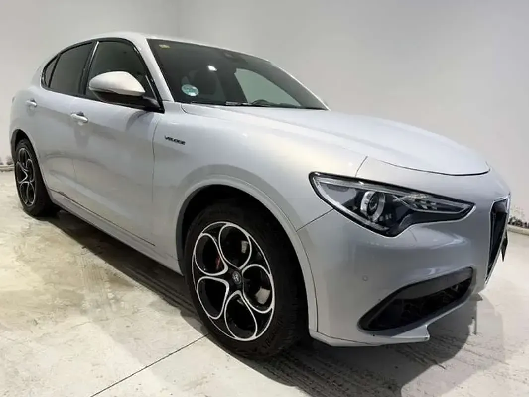 Usado Alfa Romeo Stelvio Veloce 209 CV (153 kW) 2020 Plateado SUV