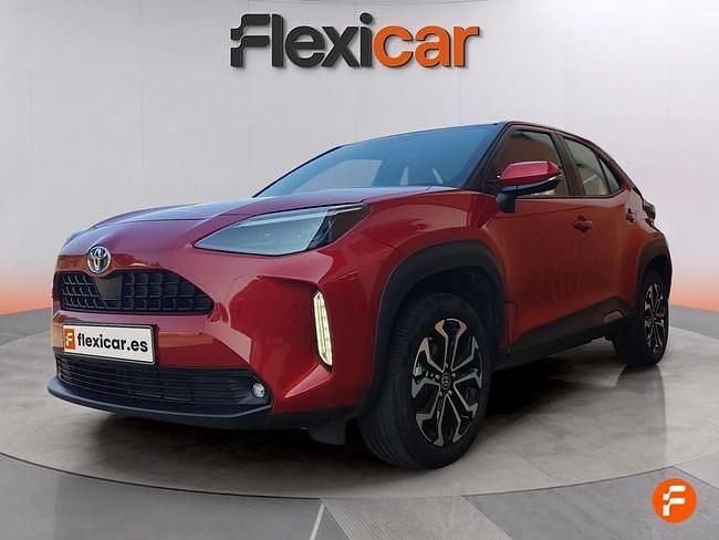 Rojo Usado 2024 Toyota Yaris Hybrid Active | 24.990 € (Caro) - Imagen 1/4