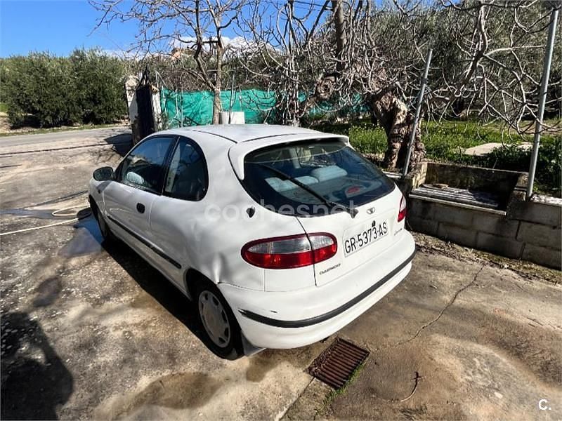 Usado Chevrolet Lanos SE 75 CV (55 kW) 1998 Blanco Berlina