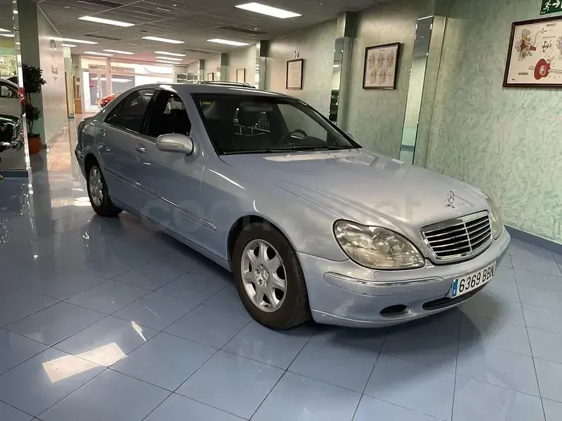 Usado Mercedes S320 224 CV (164 kW) 2001 Gris / plata Berlina