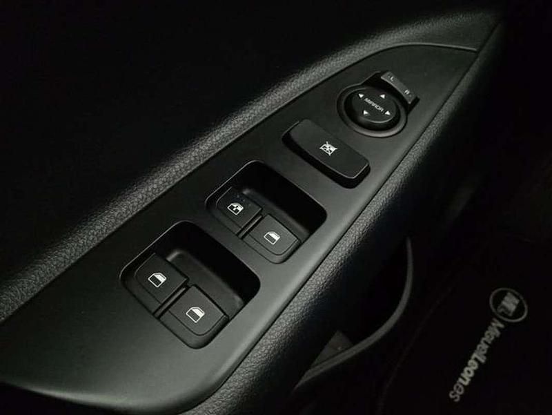 Usado Kia Rio 84 CV (61 kW) 2023 Blanco Utilitario