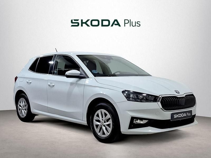 Blanco Usado 2024 Skoda Fabia Selection Berlina | 13.990 € (Super precio) - Imagen 1/4