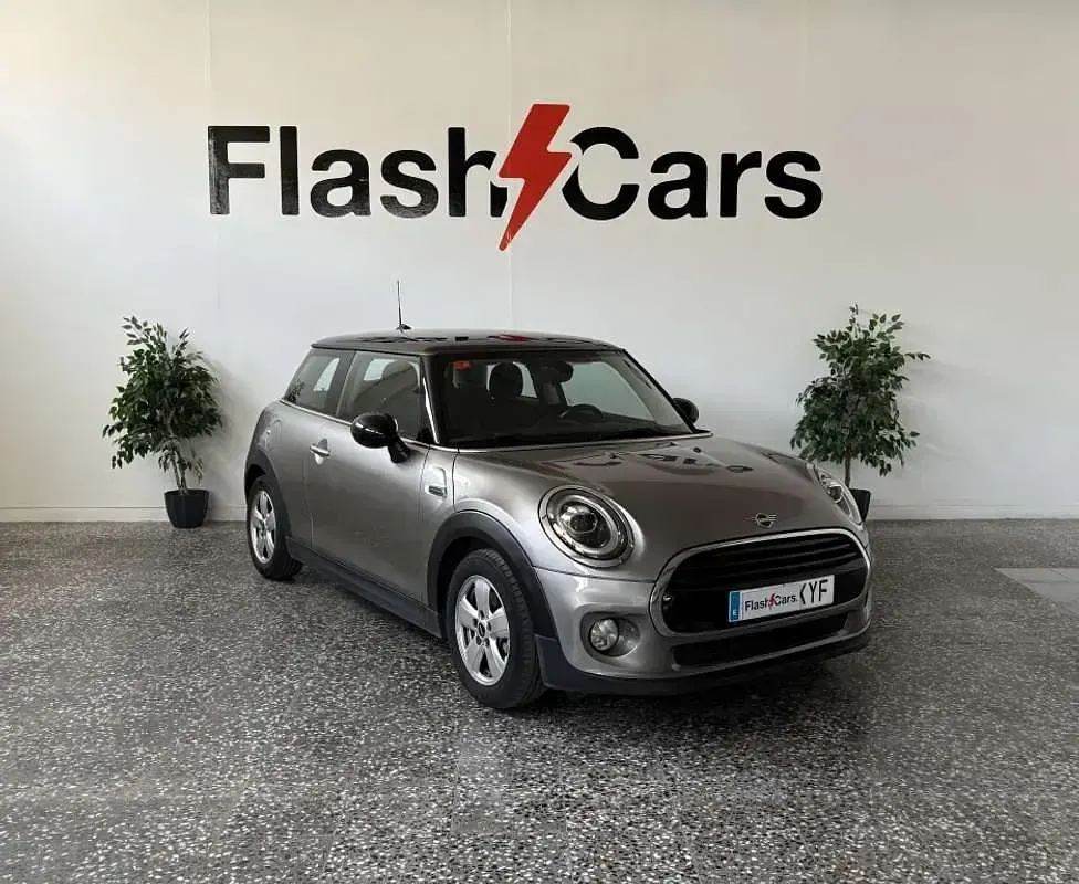 Usado Mini Cooper 136 CV (100 kW) 2019 Gris Utilitario
