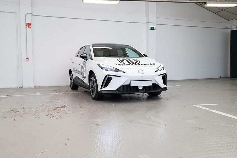 Usado MG MG4 EV Luxury 150 kW (204 HP) 2023 Branco Citadino