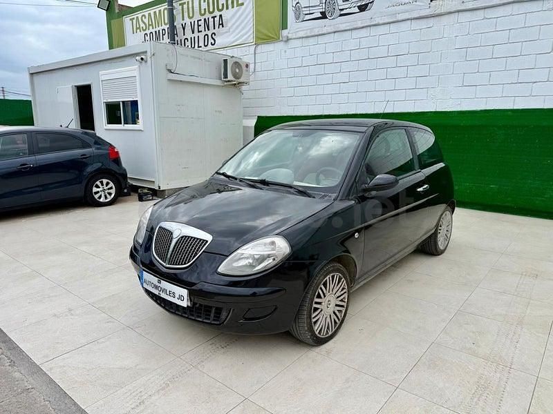 Usado Lancia Ypsilon 75 CV (55 kW) 2006 Negro Utilitario