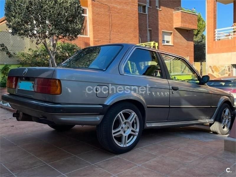 Usado BMW 325 170 CV (125 kW) 1986 Azul Berlina