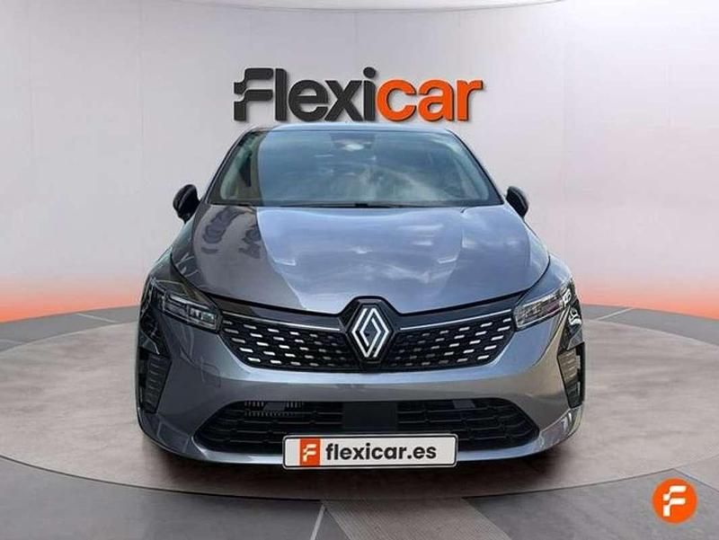 Usado Renault Clio V 101 CV (74 kW) 2025 Gris Berlina