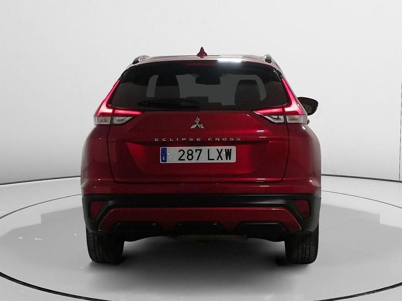 Usado Mitsubishi Eclipse Cross 188 CV (138 kW) 2022 Rojo SUV
