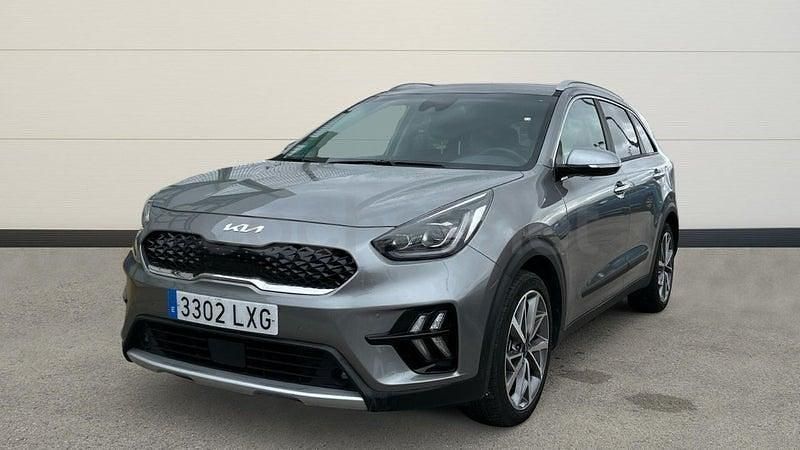 Usado Kia Niro 141 CV (103 kW) 2022 Gris / plata SUV