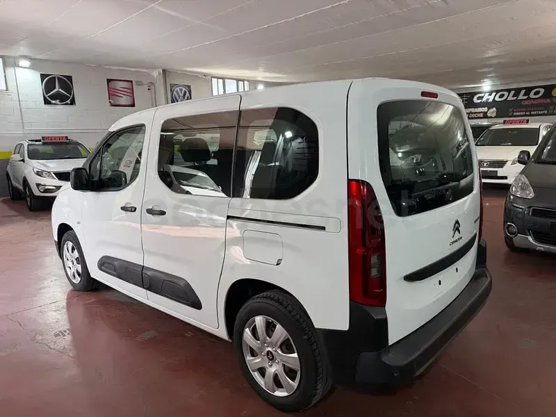 Usado Citroën Berlingo Shine 102 CV (75 kW) 2019 Blanco Monovolumen