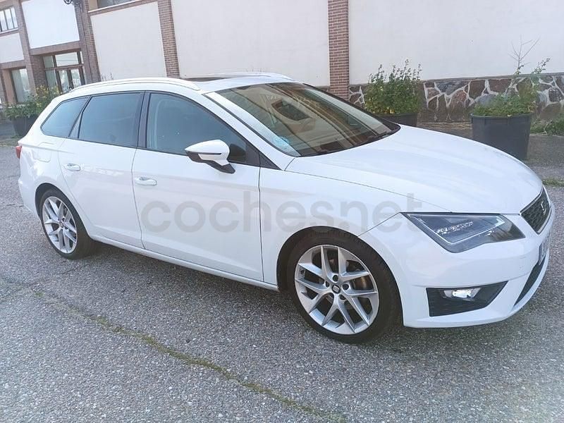 Usado Seat Leon FR 150 CV (110 kW) 2015 Blanco Familiar