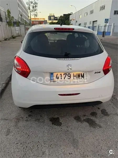 Usado Peugeot 208 Active 68 CV (50 kW) 2014 Blanco Utilitario
