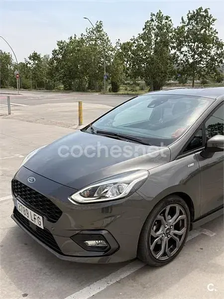 Usado Ford Fiesta ST-Line 95 CV (69 kW) 2020 Gris / plata Utilitario