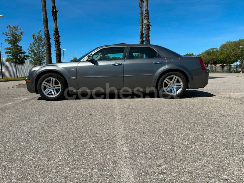 Usado Chrysler 300C 218 CV (160 kW) 2008 Gris / plata Berlina