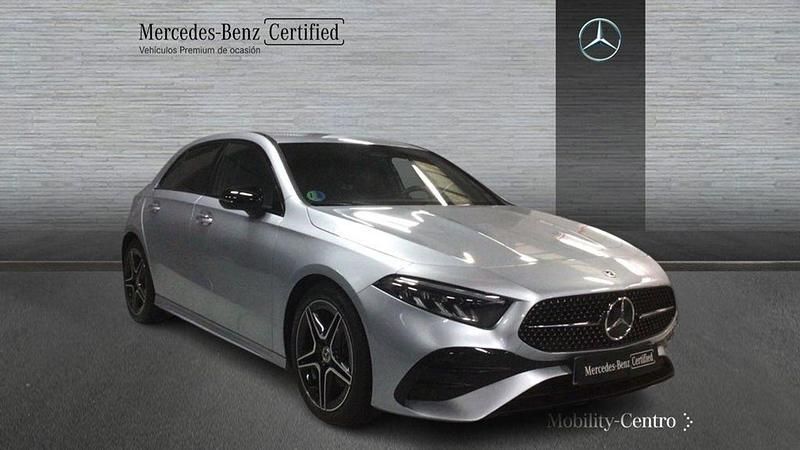 Usado Mercedes A180 136 CV (100 kW) 2024 Plateado Berlina