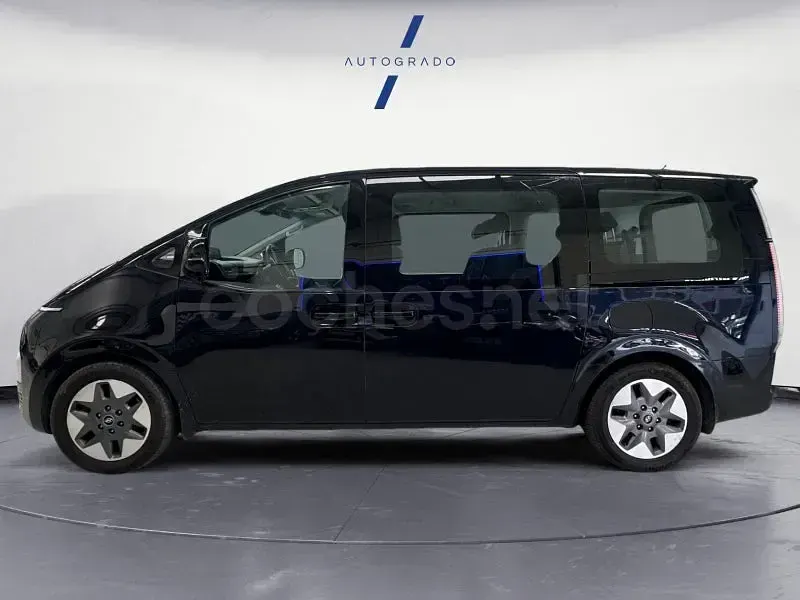 Usado Hyundai Staria 177 CV (130 kW) 2022 Negro Monovolumen