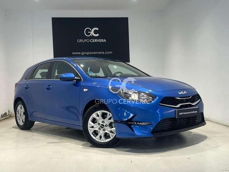Usado Kia Ceed 120 CV (88 kW) 2024 Azul Utilitario